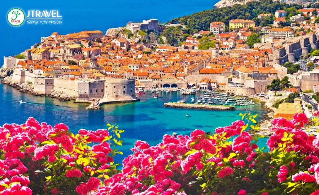 Phố cổ Dubrovnik được bảo tồn gần như nguyên vẹn