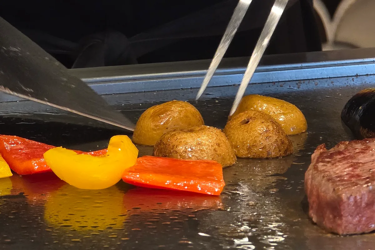 Bò Kobe nướng teppanyaki
