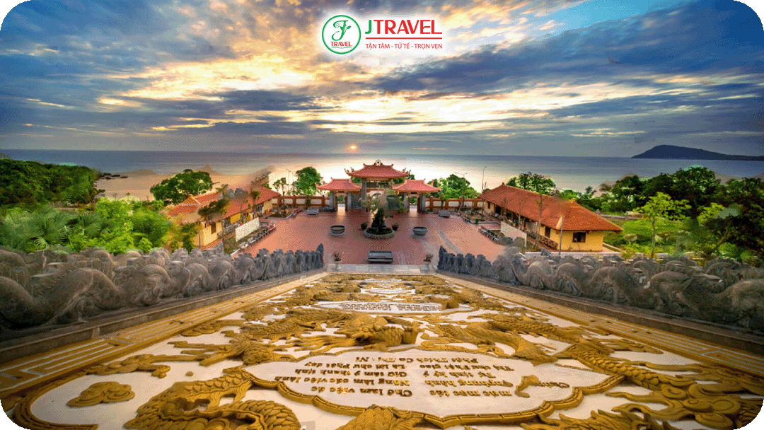 Thiền viện Trúc Lâm Hộ Quốc là ngôi chùa lớn và đẹp bậc nhất tại Phú Quốc