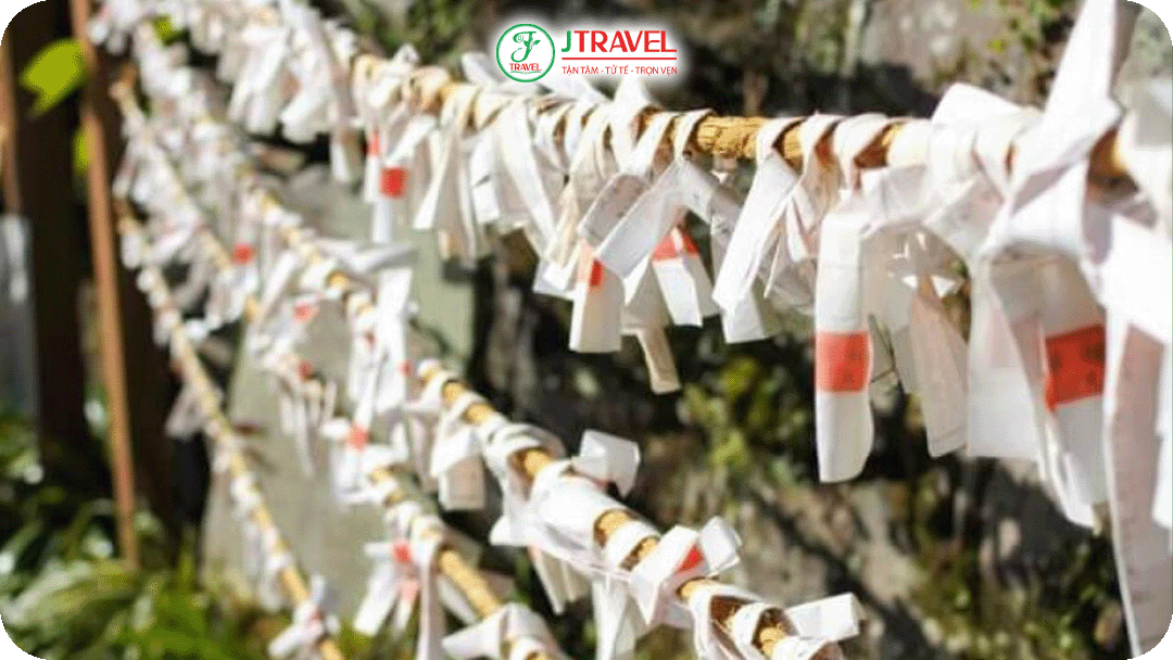 Phong tục rút quẻ bói Omikuji Nhật Bản đầu năm