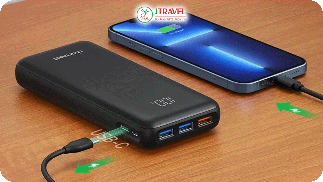 Sạc dự phòng và bộ chuyển đổi là hai thứ cần thiết