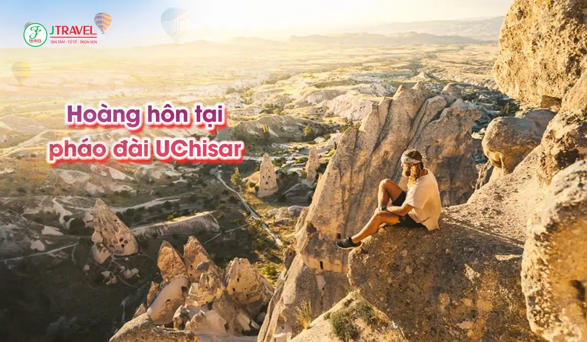 Hoàng hôn tại pháo đài Uçhisar