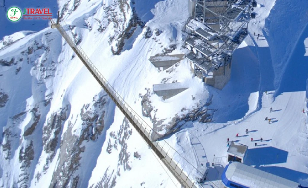 Cầu treo Cliff Walk trên đỉnh Titlis