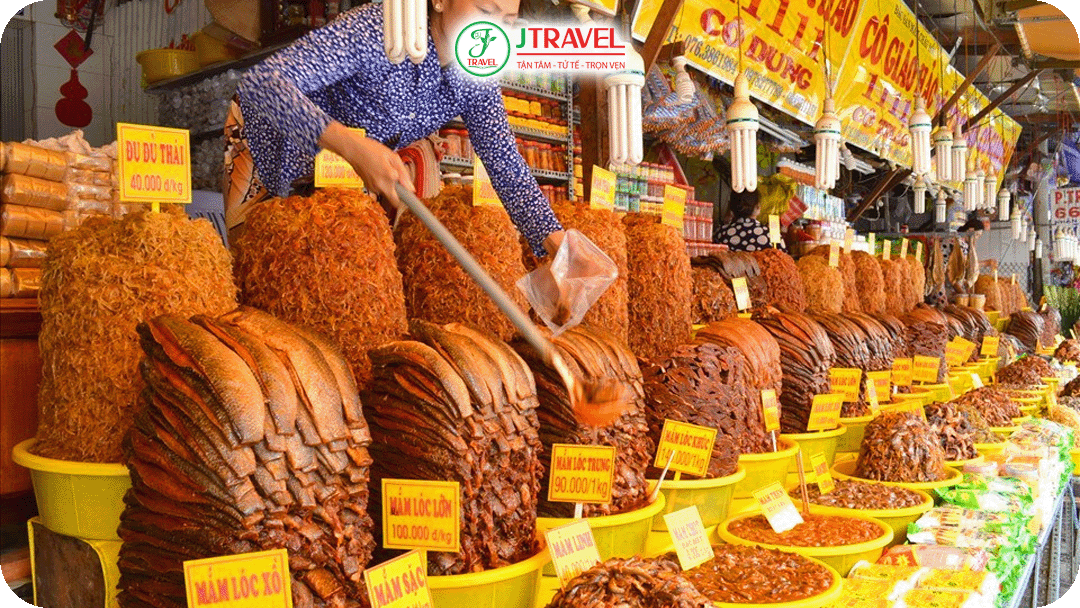 Mắm Châu Đốc nổi tiếng với nhiều loại như mắm cá linh, mắm cá chốt