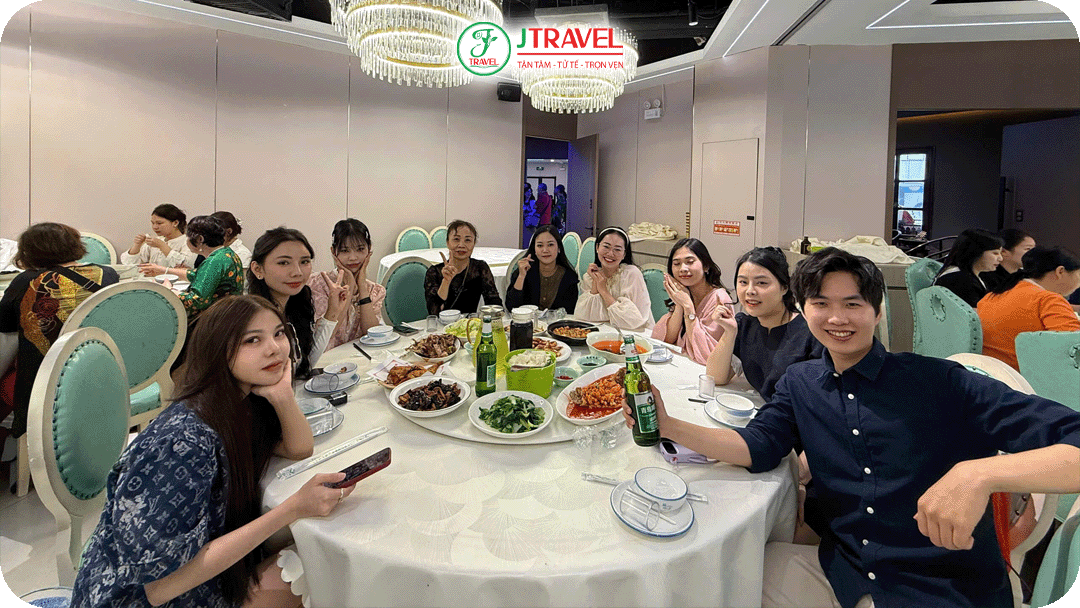 J Travel cung cấp tour trọn gói, chất lượng