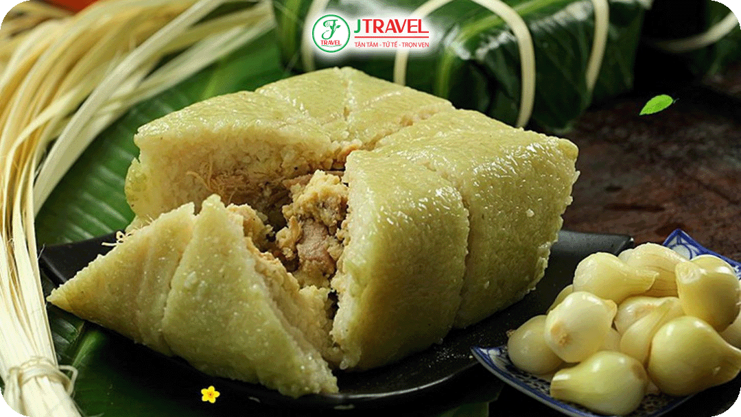 Bánh chưng Nhật Lệ là đặc sản nổi tiếng của Quảng Bình