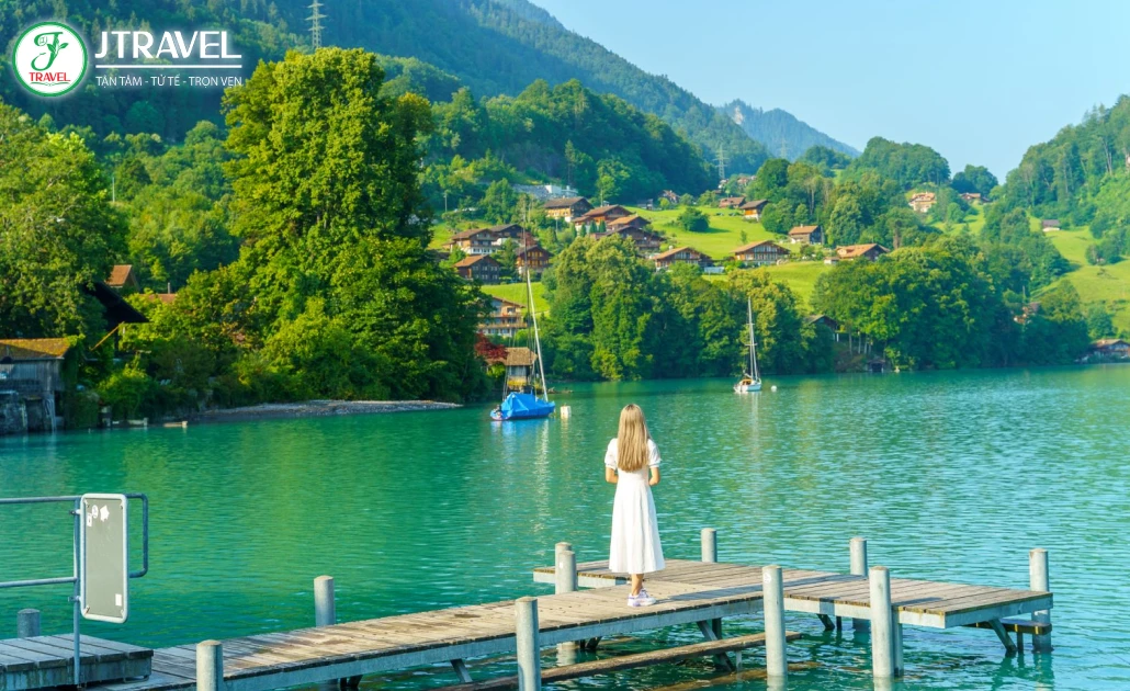 Tản bộ ven hồ Brienz