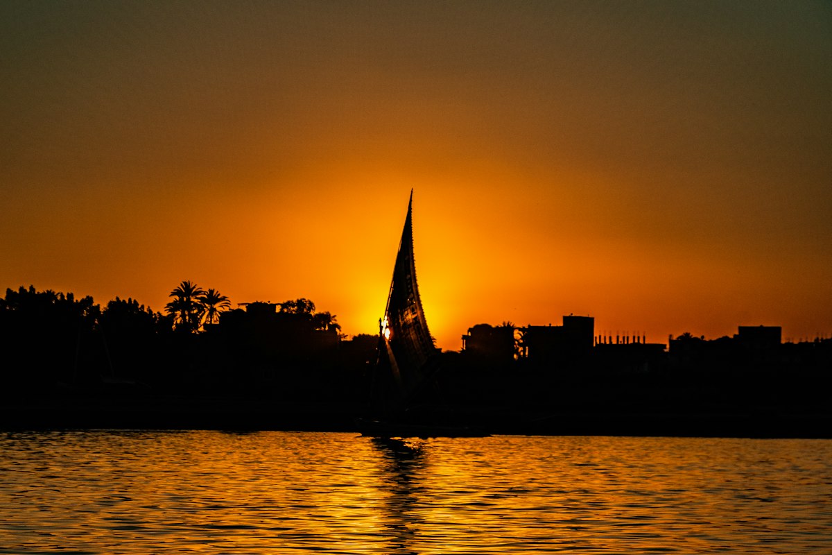 Hoàng hôn trên sông Nile