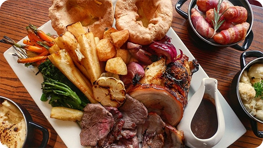Sunday Roast là món ăn truyền thống của người Anh vào mỗi Chủ Nhật (ảnh internet)