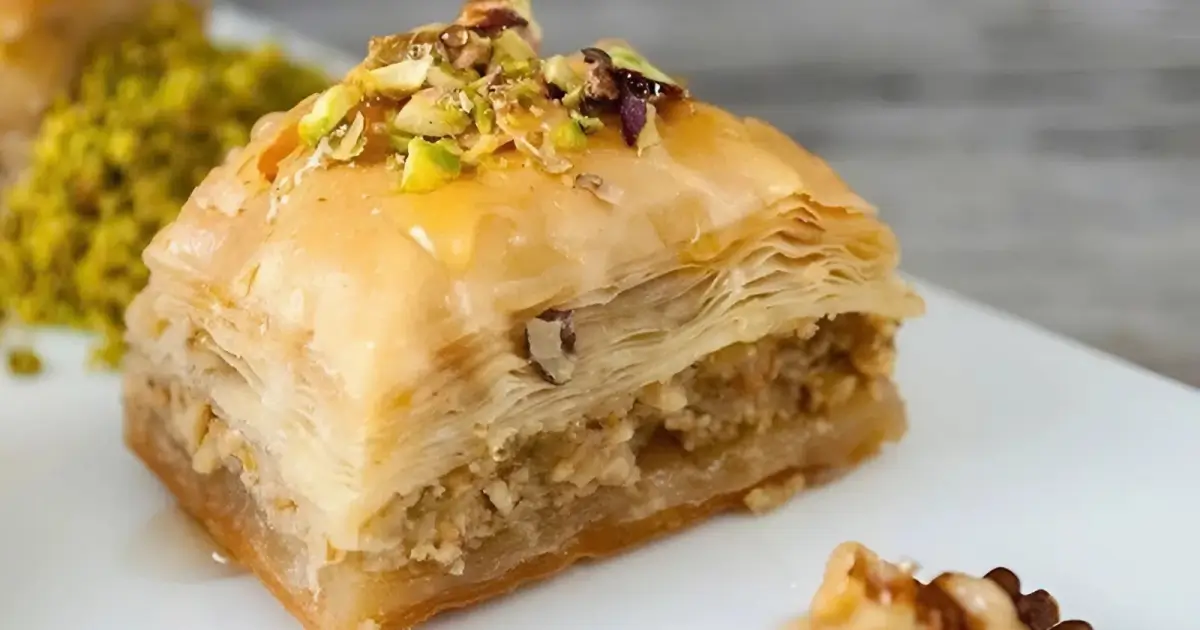 Bánh baklava biểu tượng của sự may mắn