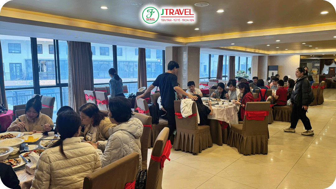 J Travel chuẩn bị bữa ăn, chỗ nghỉ ngơi tiện lợi cho du khách