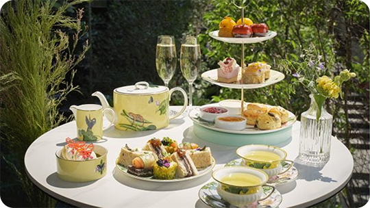 Afternoon Tea – một bữa tiệc trà truyền thống với các loại bánh ngọt, scones và những lát sandwich mỏng (ảnh internet)