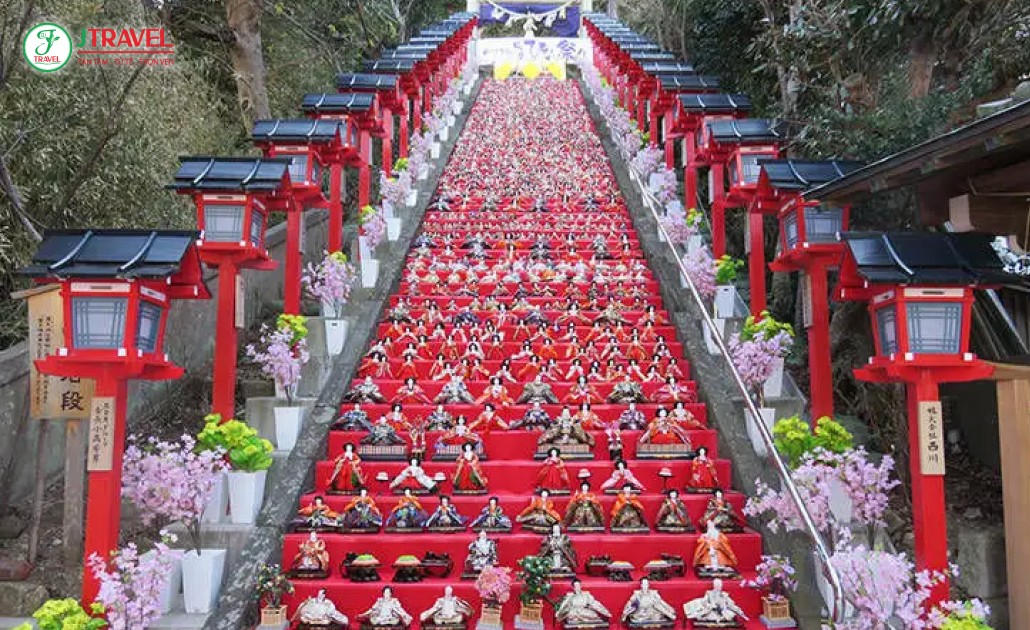 Lễ hội Hinamatsuri tại đền chùa Nhật Bản