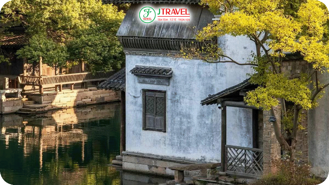 Các ngôi nhà cổ vẫn giữ nguyên vẻ cổ kính ở Ô Trấn