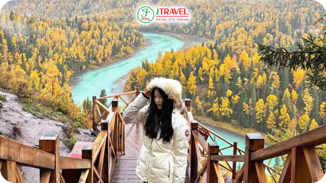 Vẻ đẹp hồ Kanas hút hồn du khách vào mùa thu