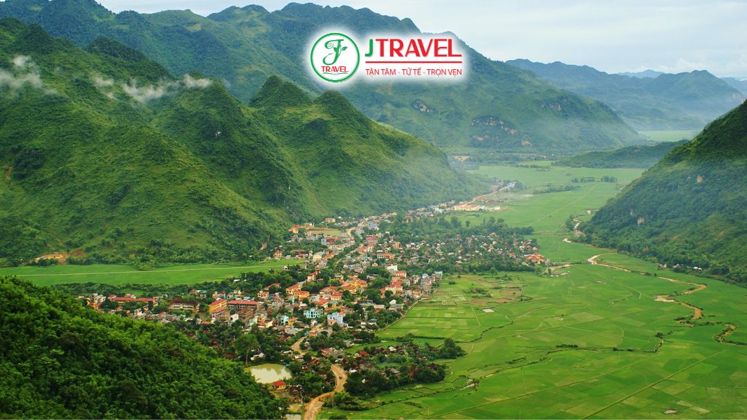 Mai Châu thu hút du khách với khung cảnh thung lũng xanh mát 