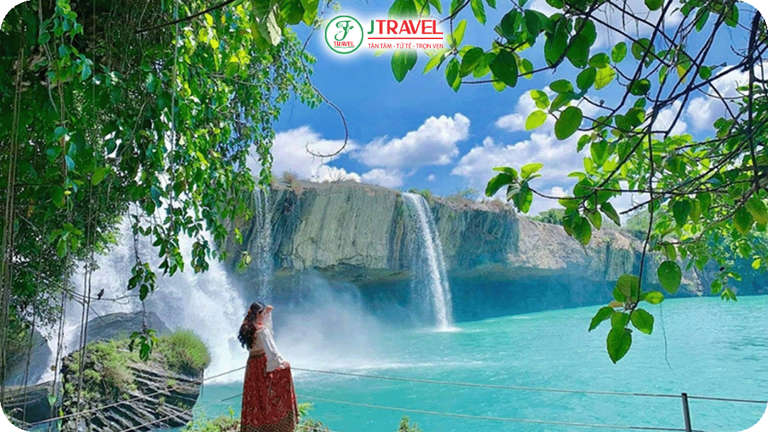 Những ghềnh đá bazan tự nhiên tô điểm thêm vẻ đẹp thác Dray Nur