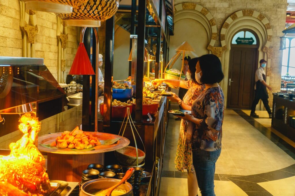 Nhà hàng Buffet Năm Châu – Đỉnh Vân Sơn