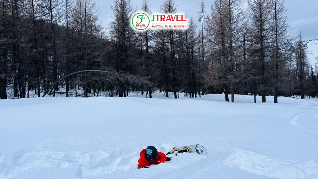 Powder snow – trải nghiệm được tìm kiếm nhiều nhất khi trượt tuyết ở Hemu