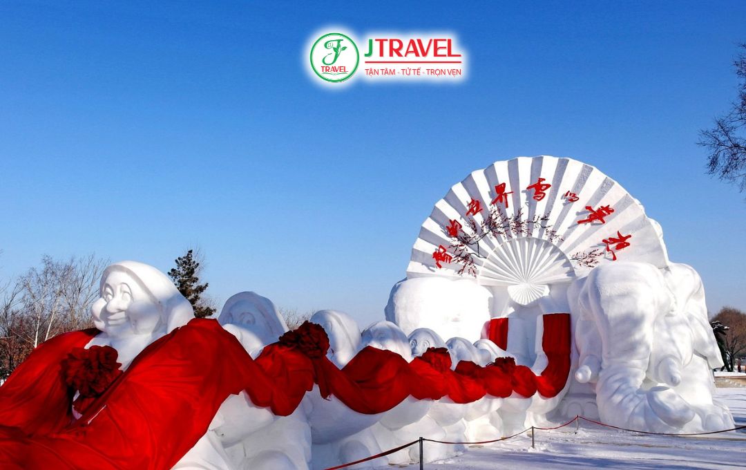 Check-in những tác phẩm tuyết khổng lồ