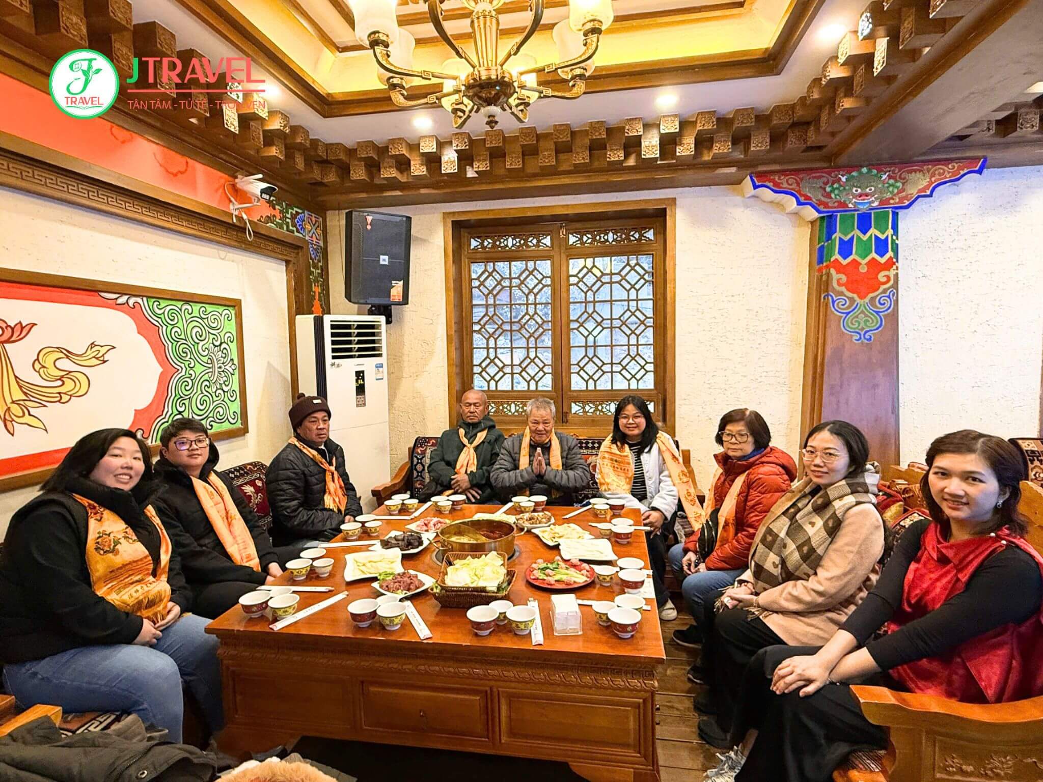 Để có trải nghiệm trọn vẹn, du khách nên dành thời gian quan sát và tương tác với người dân địa phương