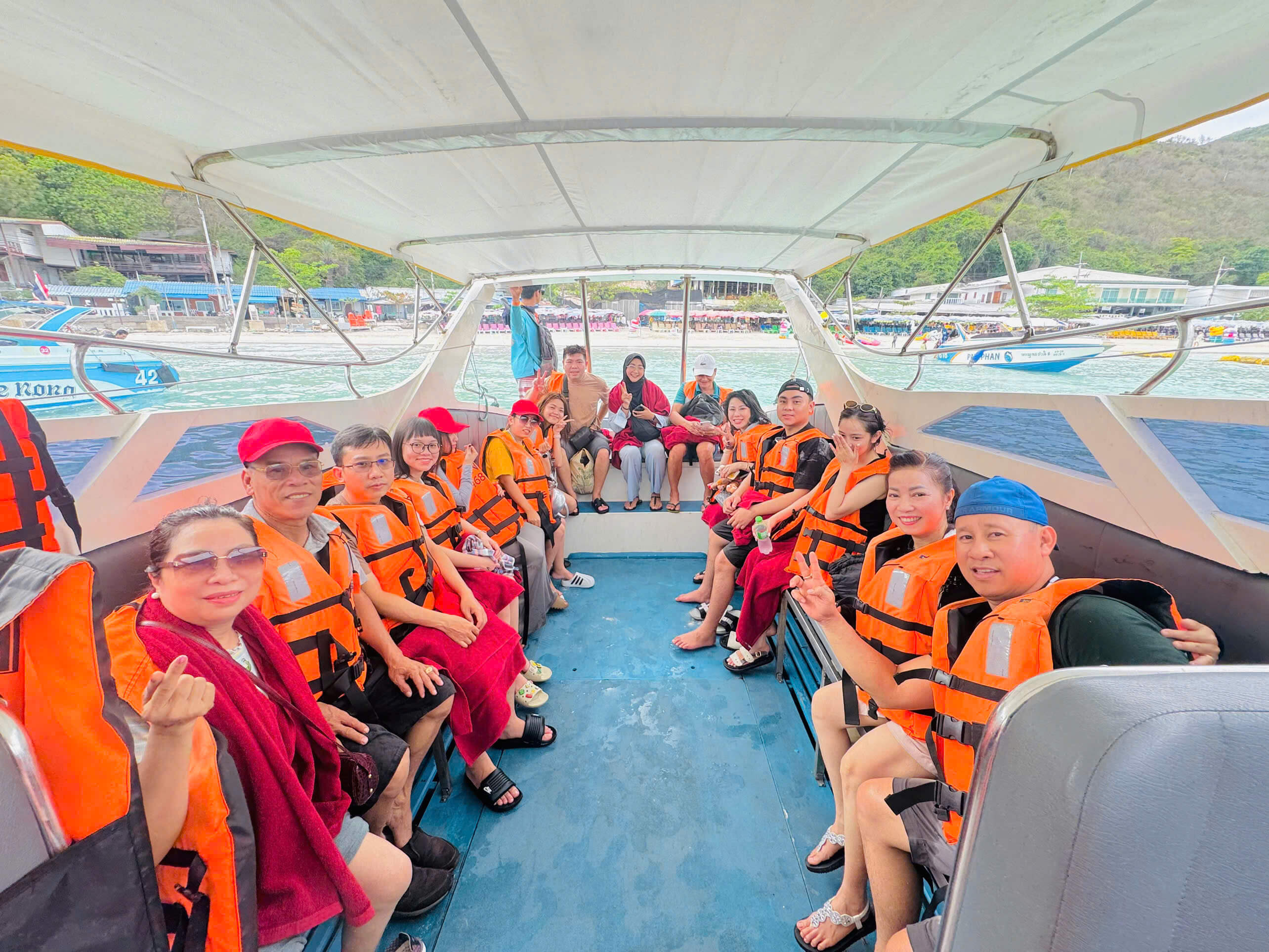 Khách hàng trải nghiệm tour Du Lịch Thái Lan