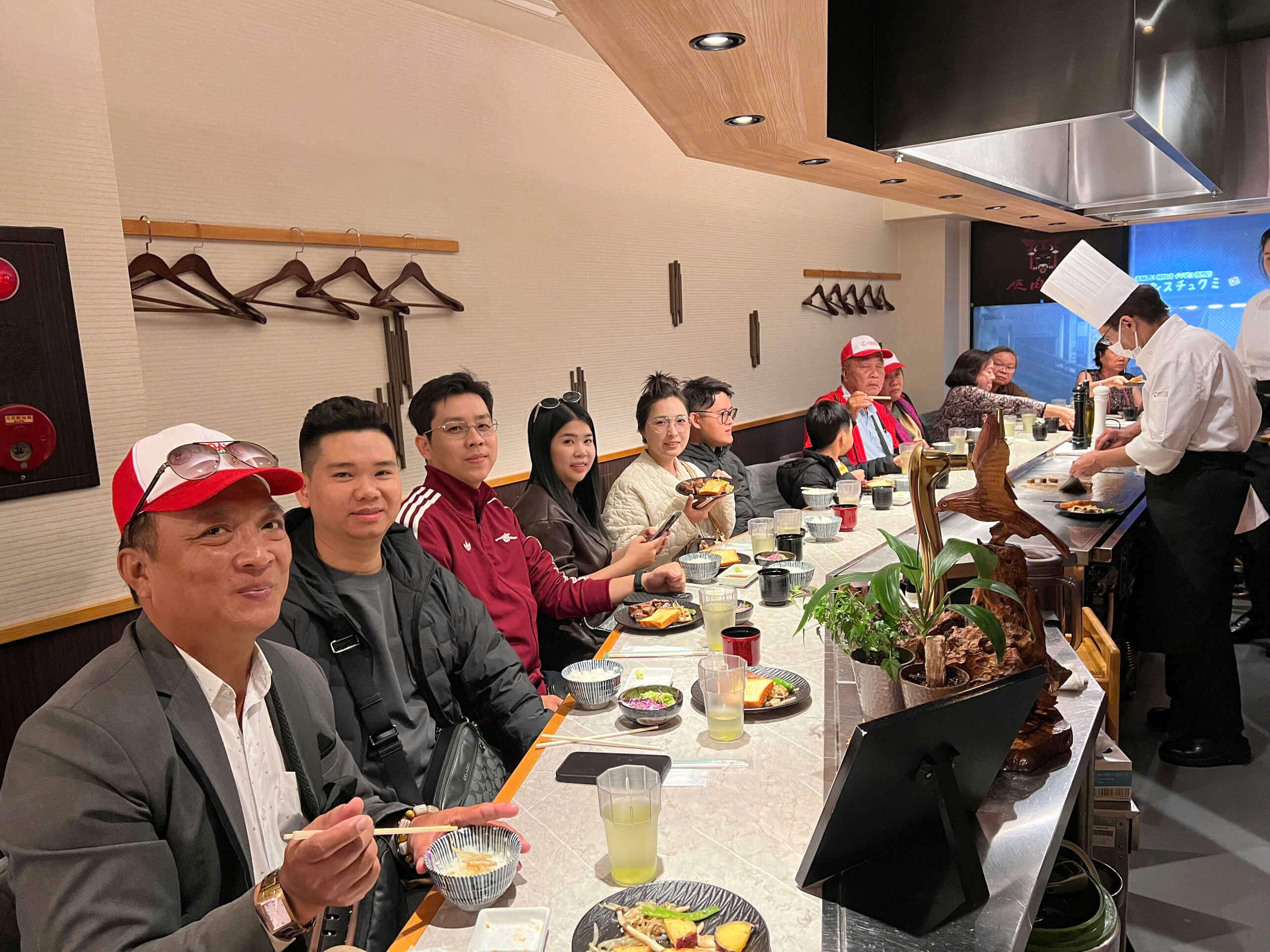 Đoàn Khách J Travel thưởng thức thức bò Kobe tại Nhật Bản