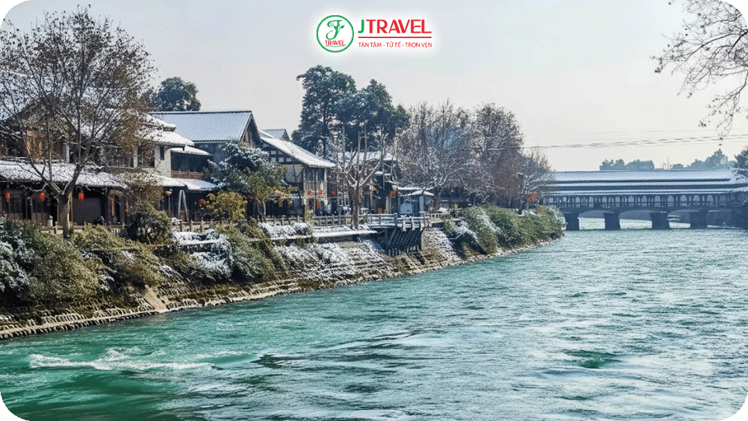 Thời điểm đẹp nhất để tham quan Đô Giang Yển từ tháng 12 đến tháng 2 hằng năm