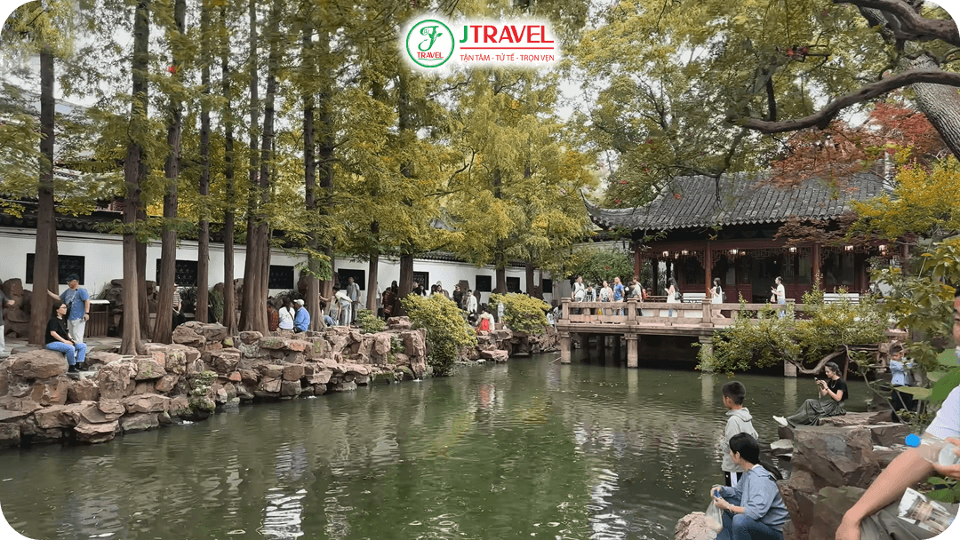Ngẫu Viên Mùa thu dưới góc nhìn chân thật của du khách