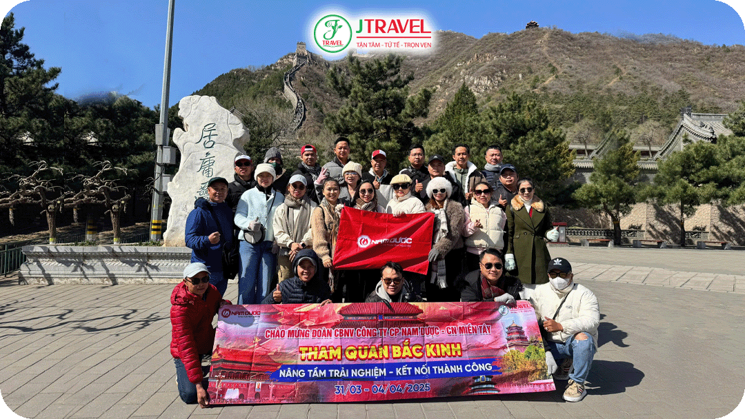 Đoàn khách Nam Dược checkin tại Vạn Lý Trường Thành