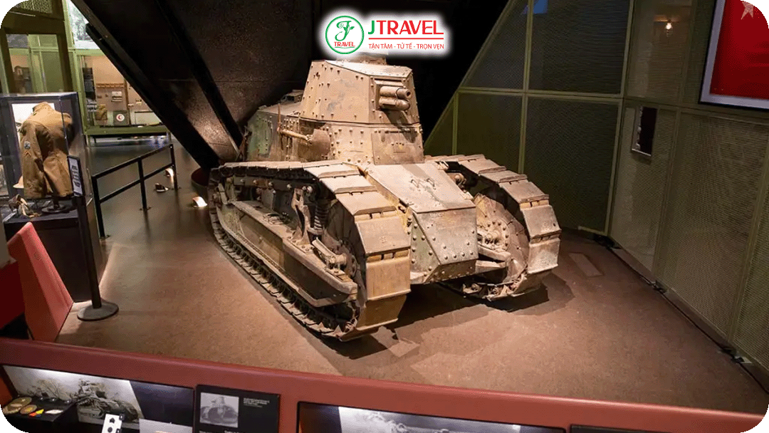 Xe tăng Renault FT trưng bày tại Bảo tàng Chiến tranh Thế giới I