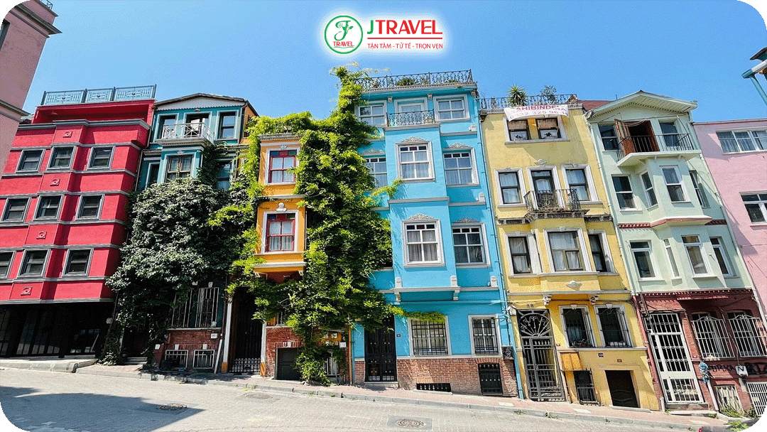 Phố cổ Balat – Khu phố sắc màu làm say lòng du khách