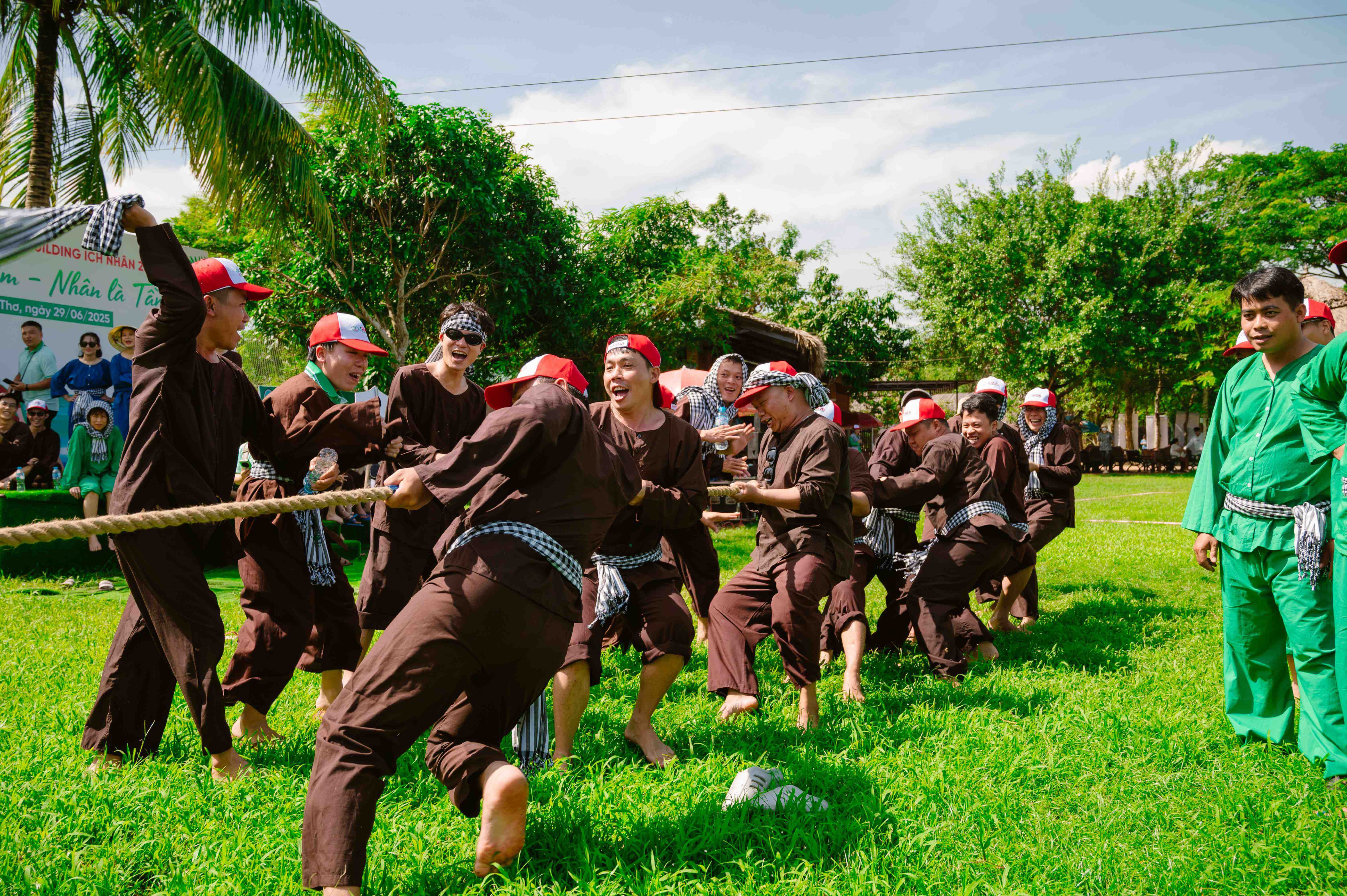 khơi dậy tinh thần đoàn kết