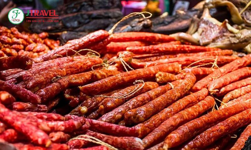 Lạp Xưởng Lệ Giang (纳西腊肠)