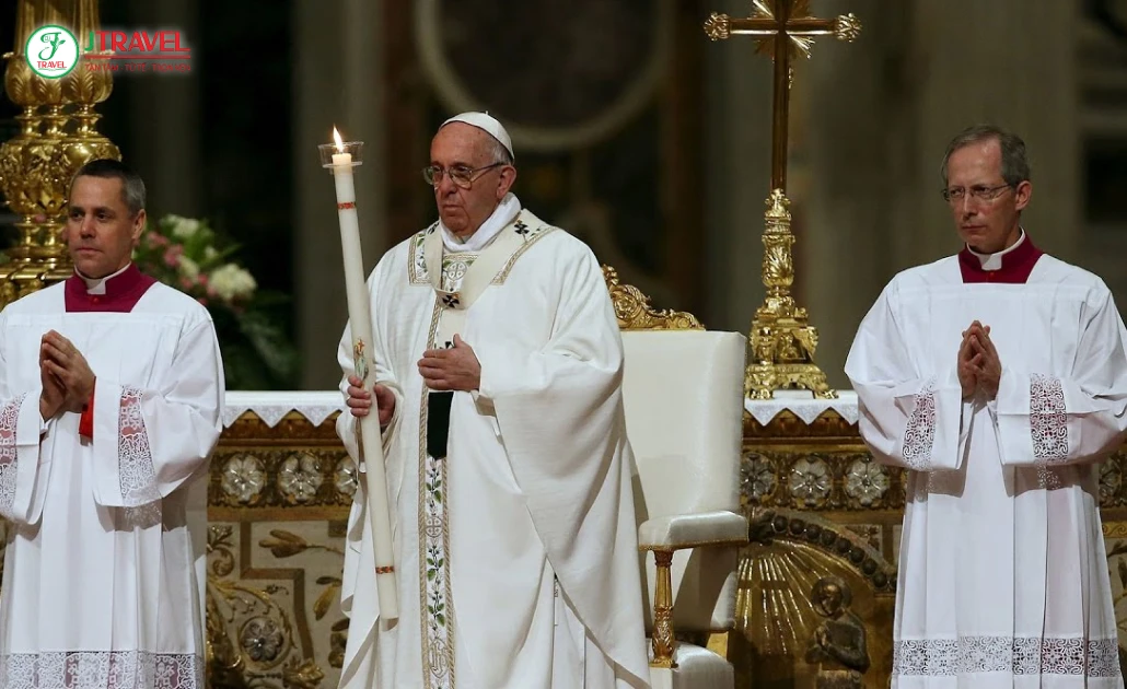 Khung cảnh lễ Phục Sinh trang nghiêm tại Quảng trường Thánh Peter