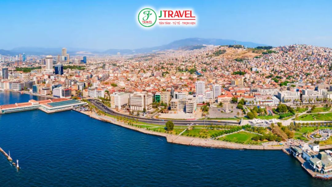 Bờ biển Izmir mang không khí Địa Trung Hải dễ chịu
