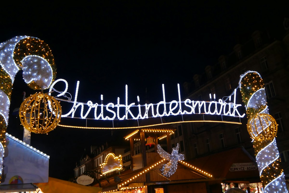 Cây thông Noel tại chợ Giáng sinh Strasbourg