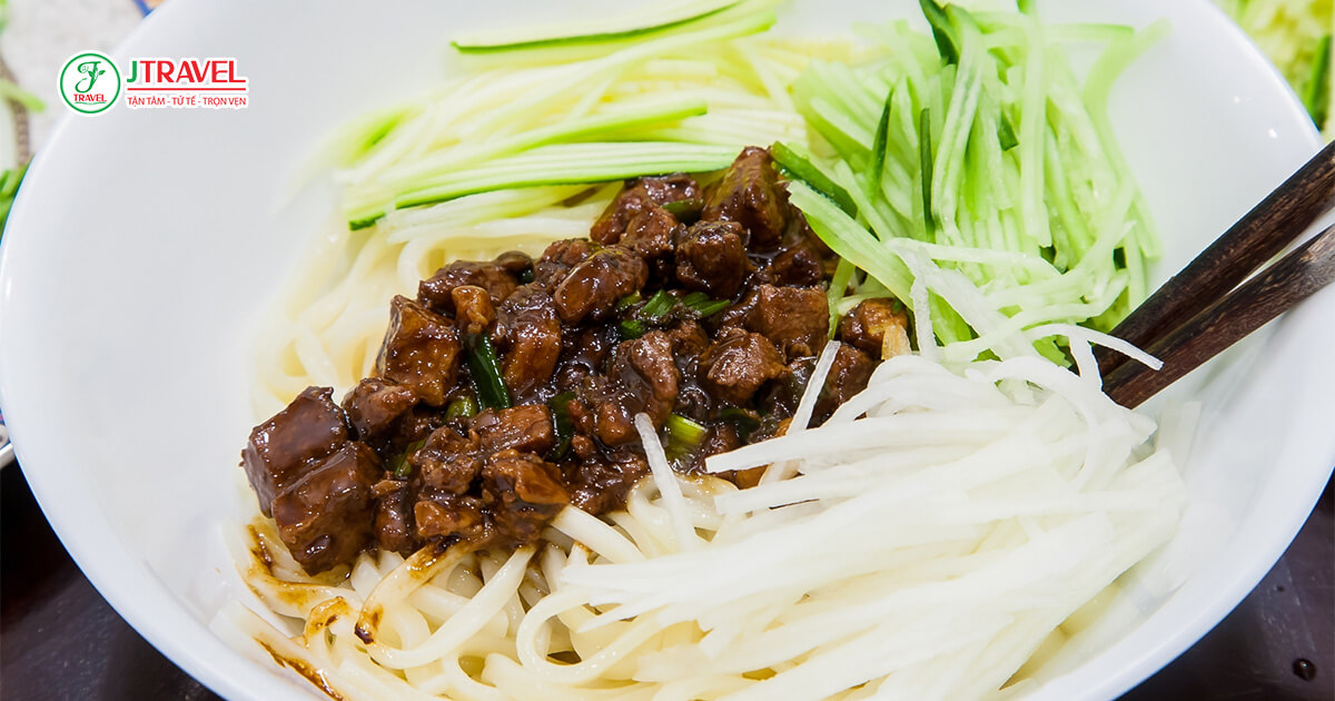 Mì trộn Zha Jiang Mian