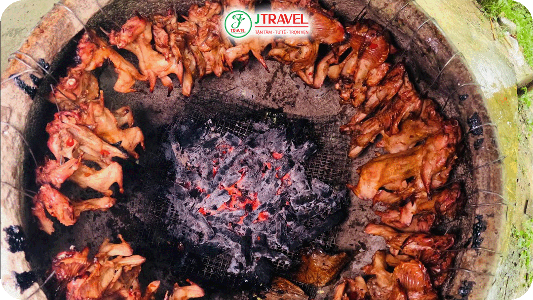 Thịt chuột đồng có vị thơm săn chắc ăn kèm muối tiêu chanh