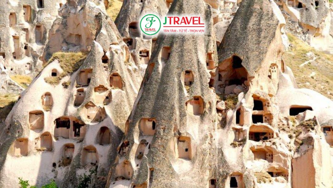 Cảnh quan đá núi lửa độc đáo tại Cappadocia được UNESCO công nhận