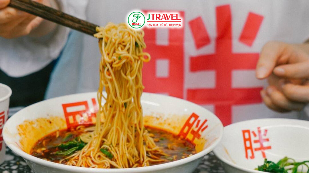 Pangmei Noodle Restaurant - Tiệm mì Cô Ú Trùng Khánh