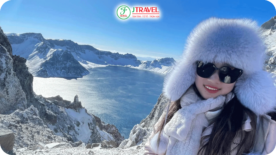 Mùa đông toàn bộ ngọn núi chìm trong tuyết trắng