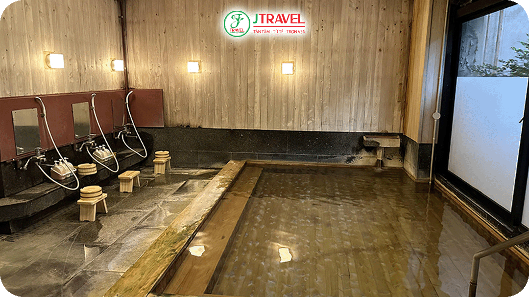 Tắm Onsen - Tận hưởng cảm giác thư giãn sau một ngày di chuyển