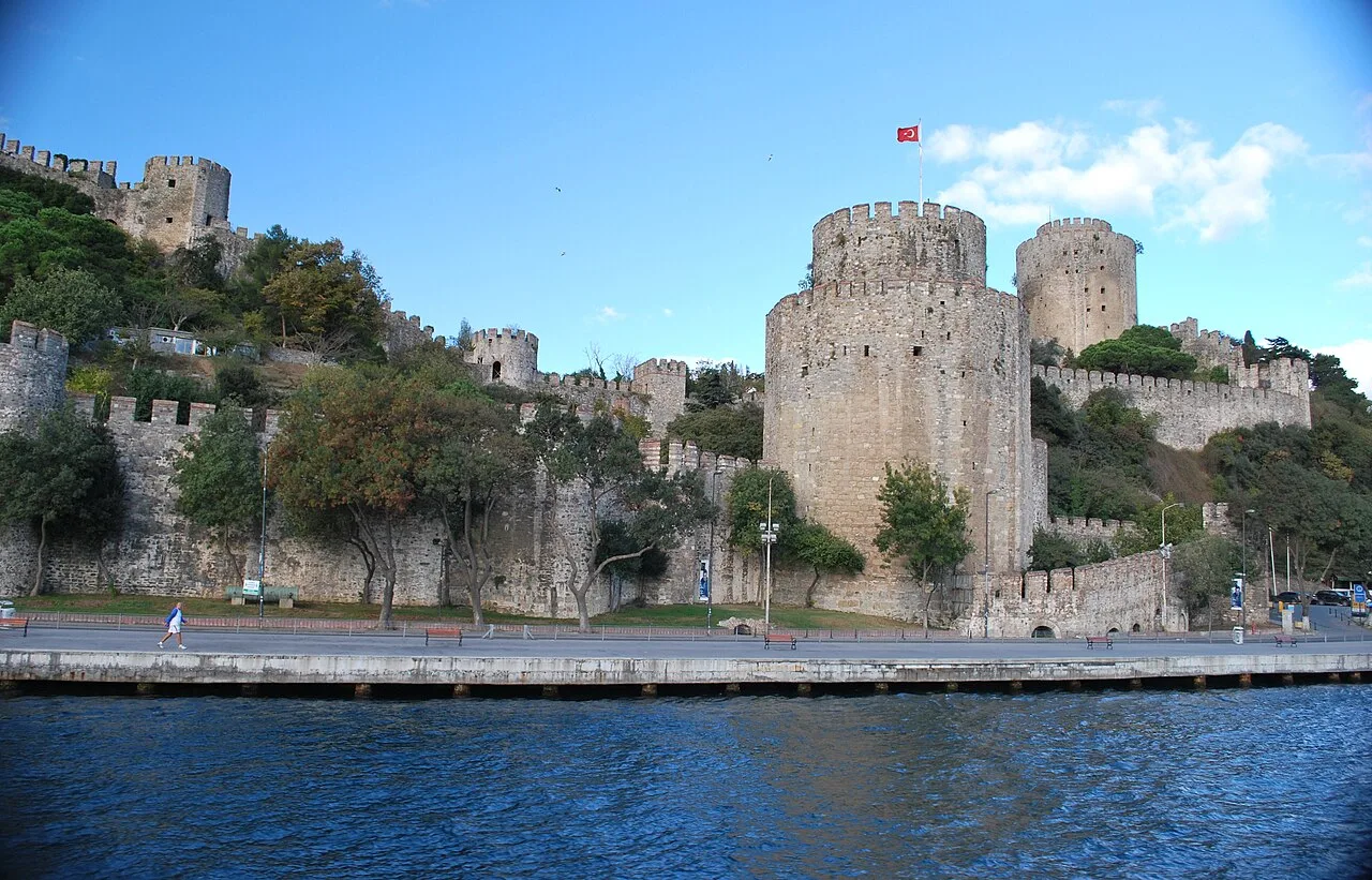 Pháo đài Rumeli bên bờ eo biển Bosphorus