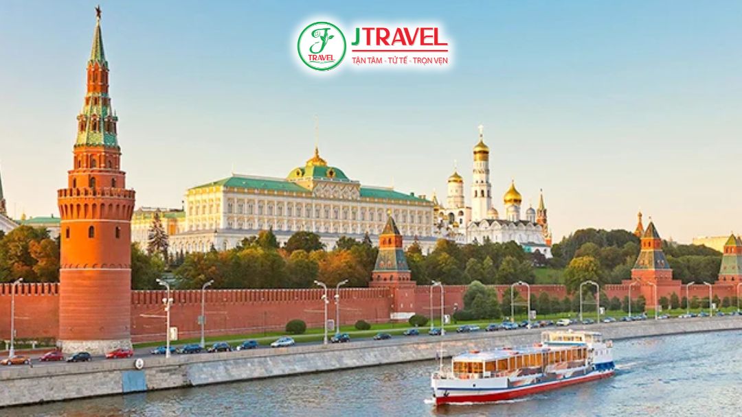 Điện Kremlin mùa hè