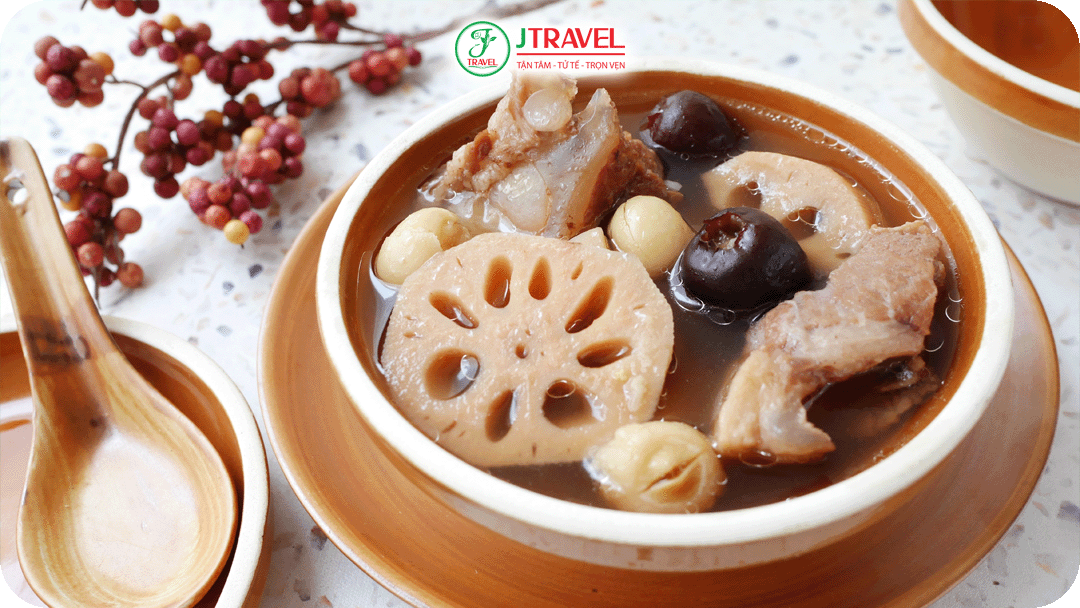 Canh sườn củ sen – Món ăn thanh mát, dễ ăn nhất Vũ Hán