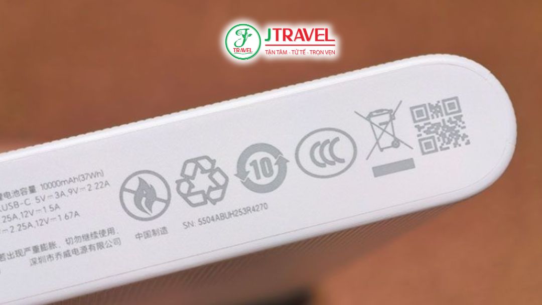 Chỉ được mang sạc dự phòng theo quy định của hãng bay