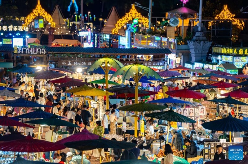 Du lịch Trung Quốc - Chợ đêm Cảnh Hồng