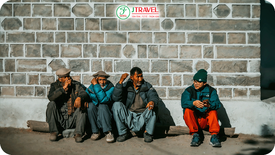 Du khách có thể hòa mình vào sinh hoạt thường ngày của người dân địa phương