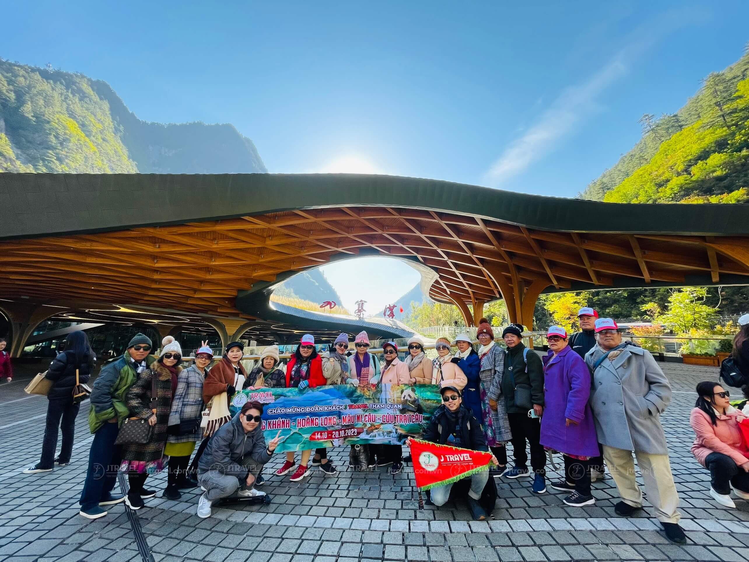 Hướng dẫn cách đặt tour du lịch online an toàn và tránh lừa đảo khi thanh toán